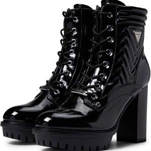 Guess boots
